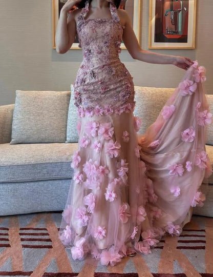 Glamouröses pinkes 3D Blumen Meerjungfrauen-Ballkleid Neckholder Perlen-Applikation Abendkleid DP8217