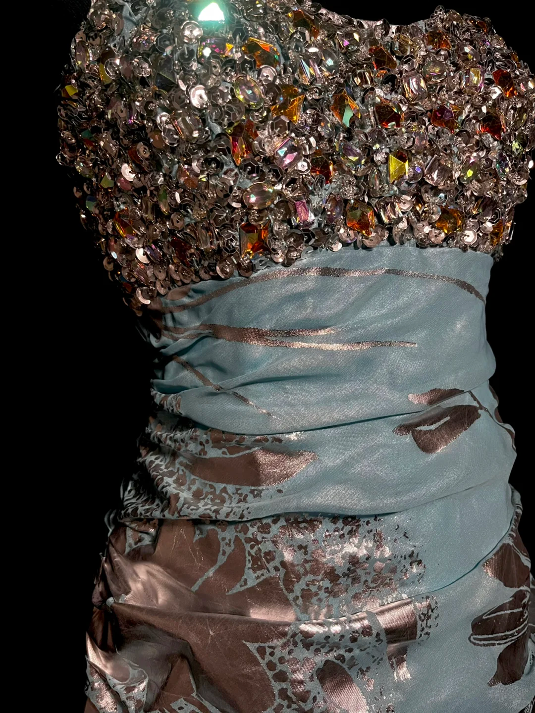 Robe de soirée longue style sirène bleue sans bretelles, à volants superposés et perles, style vintage, DP5410