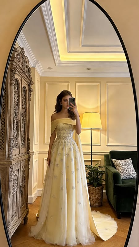 Elegant Off-the-Shoulder Yellow Tulle Prom Gown Beaded Floral Evening Dress DP8062