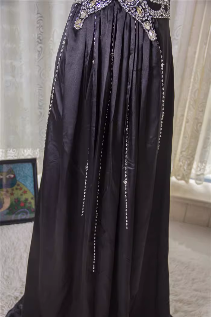 Glamorous Black Sleeveless Evening Gown Beaded Bodice A-Line Satin Prom Dress DP7607