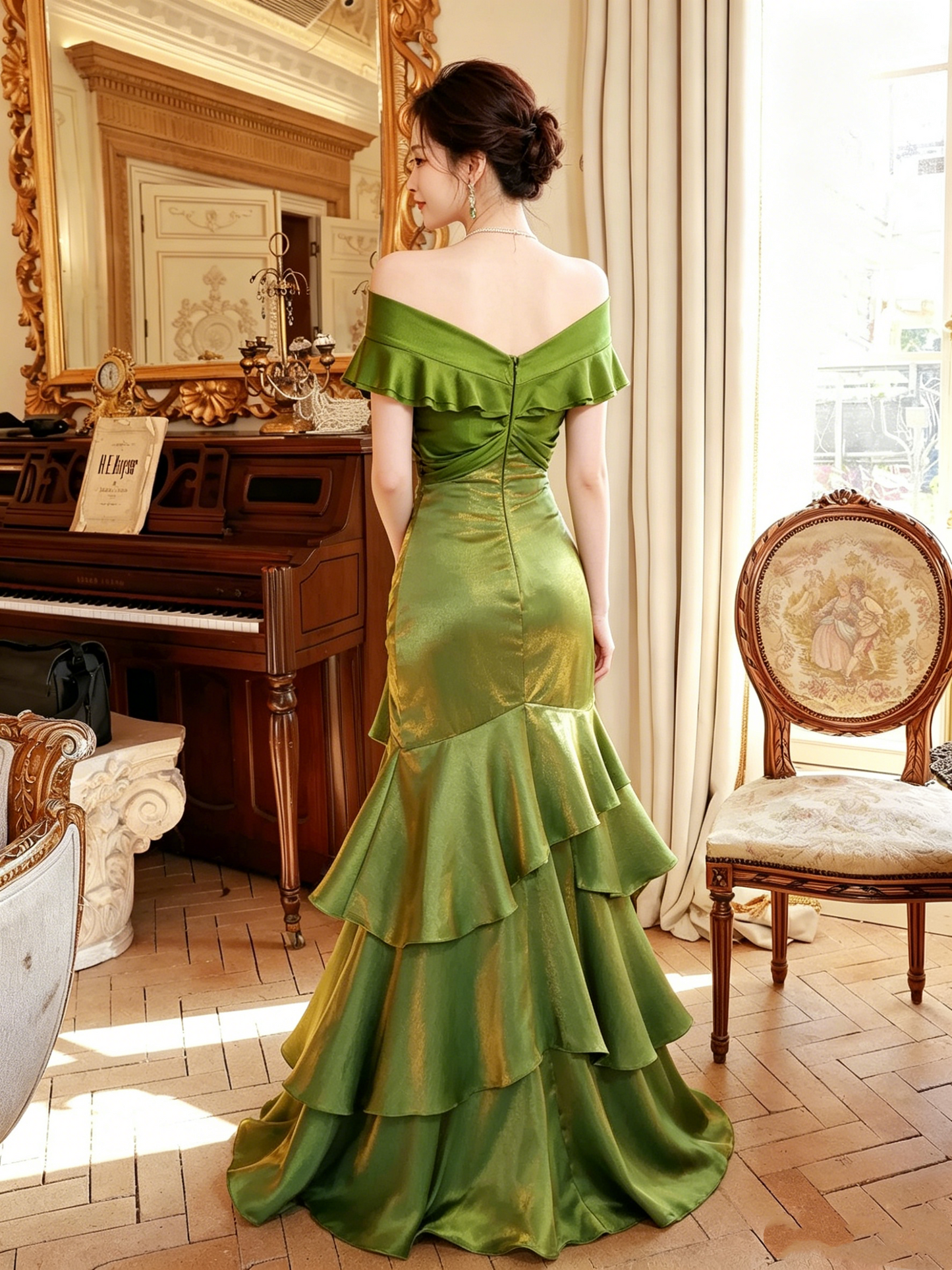 Wunderschönes grünes schulterfreies Meerjungfrauen-Ballkleid mit Rüschen und Stufen DP8365