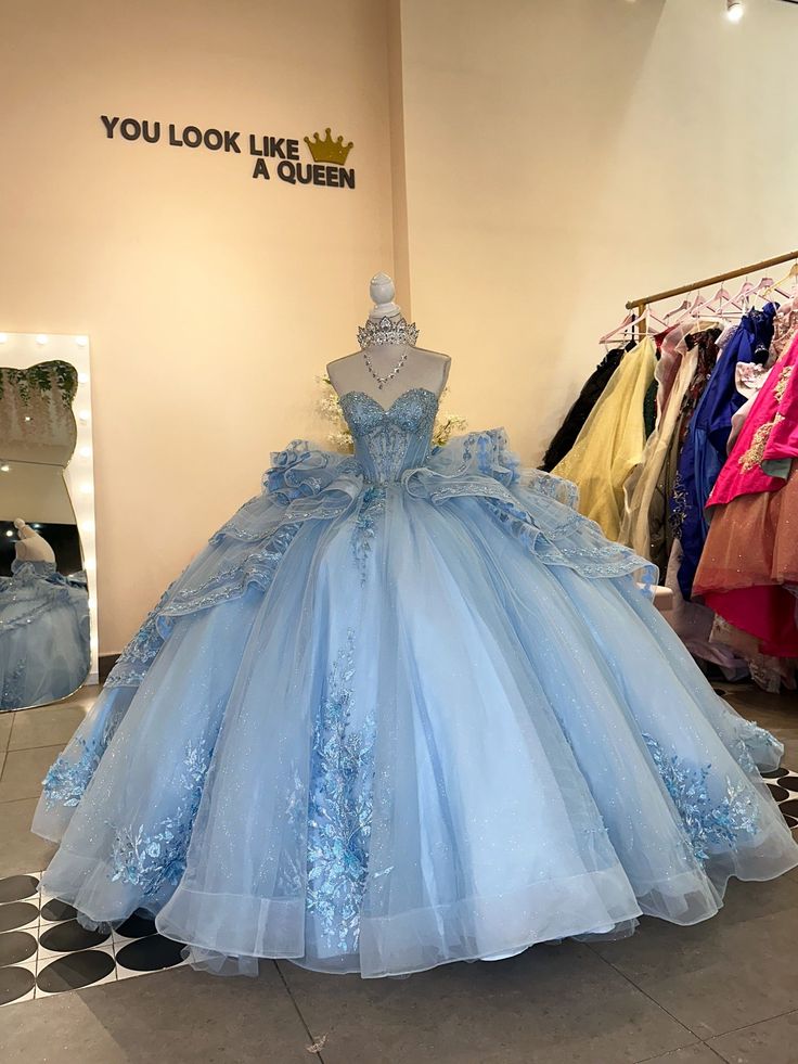 Robe de bal de quinceañera bleu clair glamour, bustier cœur, tulle à volants, broderie florale perlée scintillante DP7141