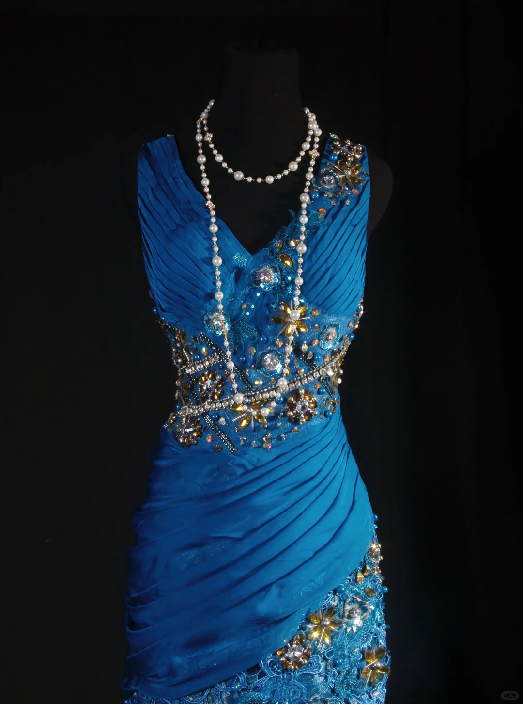 Glamorous Royal Blue Mermaid V-Neck Sleeveless Lace Embroidery Beaded Evening Gown DP7379