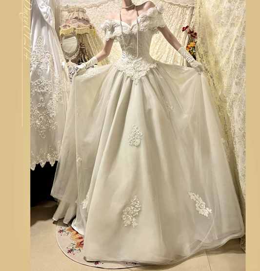 Romantic Off-Shoulder Vintage Lace Floral Embroidered Tulle Wedding Dress DP7268