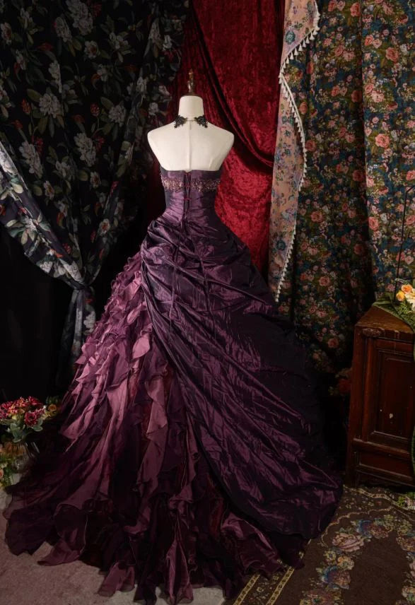 Vintage, tiefviolettes, trägerloses Ballkleid mit Perlenbesatz, Rüschen und Lagen für Sweet 15 Quinceañera DP7867