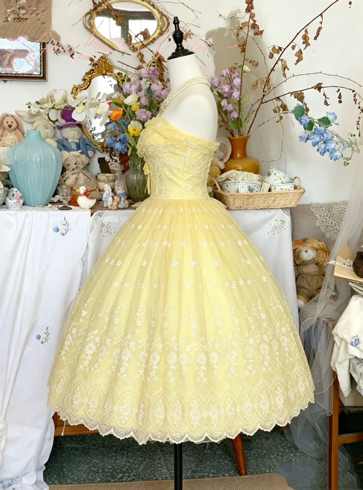 Elegant Yellow Strapless Floral Lace A-Line Homecoming Dress DP8538