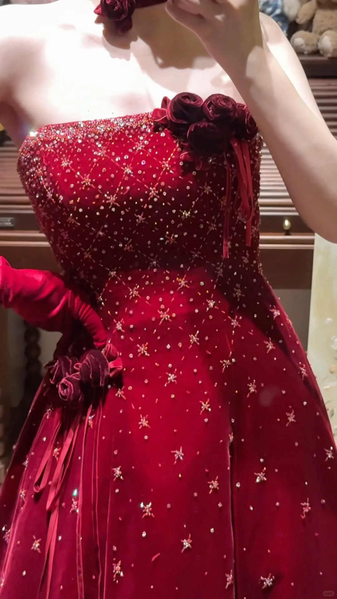 Vintage-Inspired Burgundy Strapless Velvet Evening Gown Starry Sequin Details Floral Applique Prom Dress DP7289