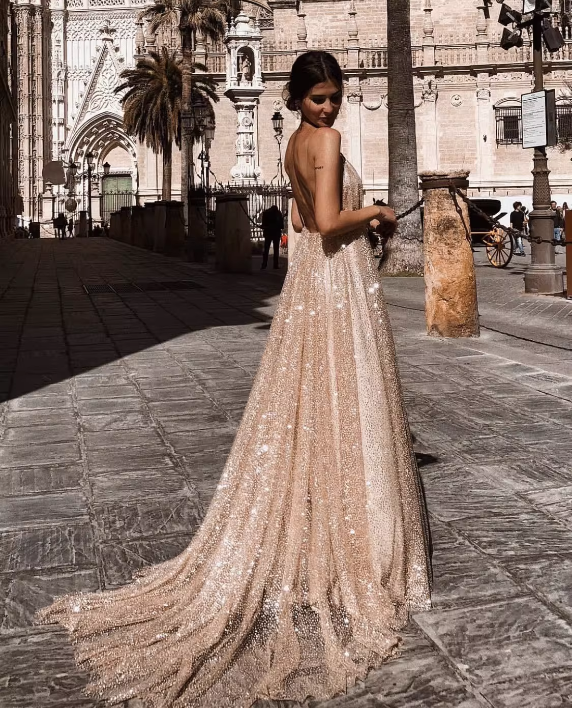Shiny Glitter Deep V-Neck Tulle Prom Dress A-Line Spaghetti Straps Evening Dress DP8145