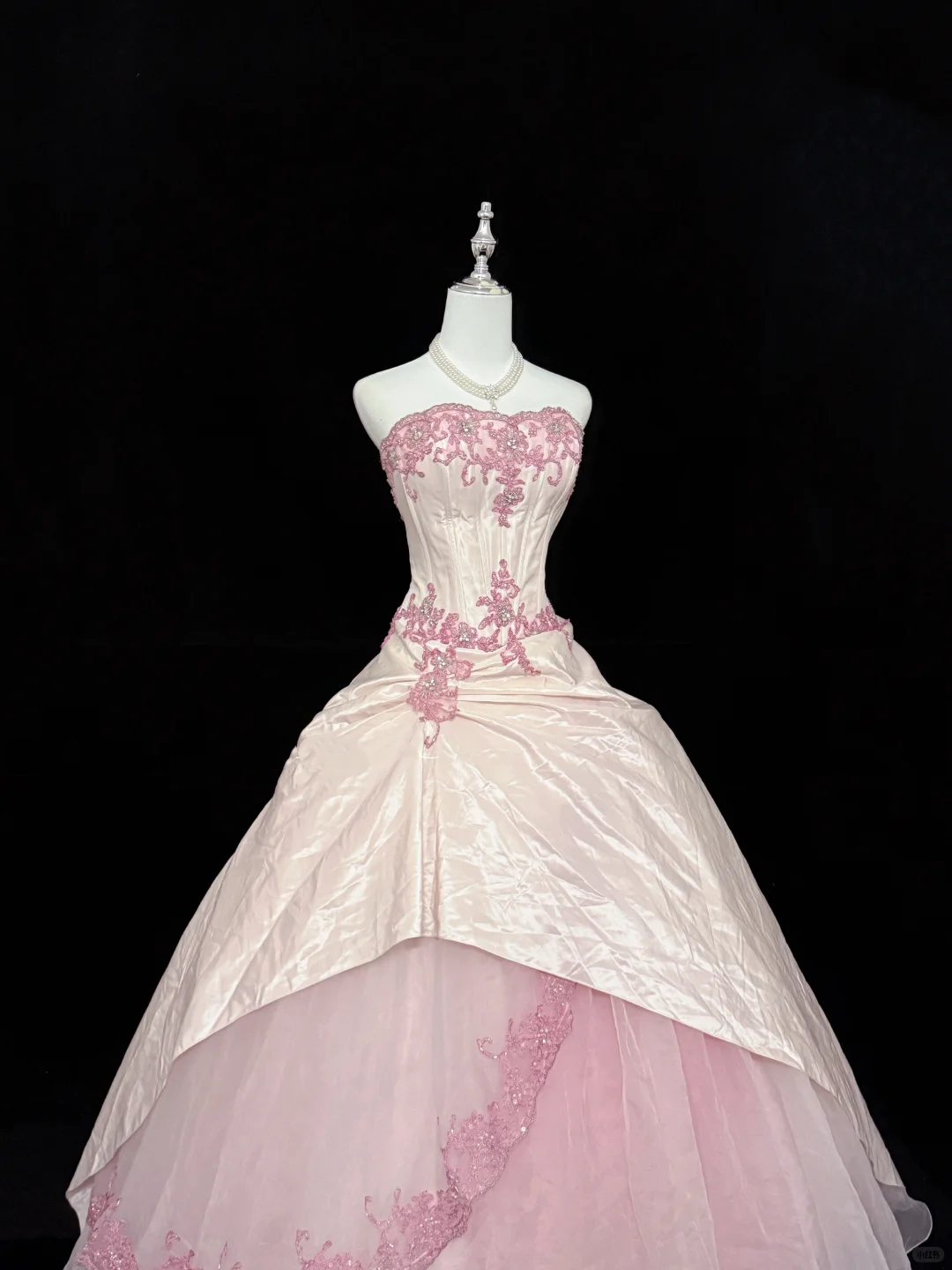 Elegant Pink Strapless Quinceanera Dress Lace Applique Tulle Sweet 16 Wedding Sweet 15 Quinceanera Ball Gown DP8250