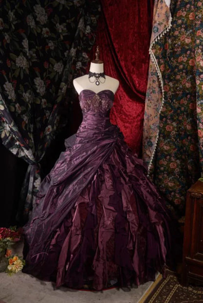 Vintage, tiefviolettes, trägerloses Ballkleid mit Perlenbesatz, Rüschen und Lagen für Sweet 15 Quinceañera DP7867