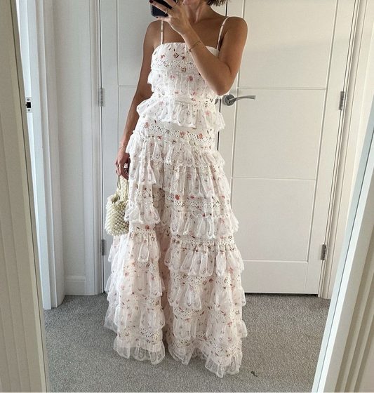 Wunderschönes, gestuftes A-Linien-Abendkleid mit floraler Spitze, perfekt für Partys und Balls (DP3983)