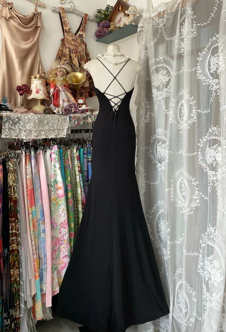 Glamorous Black Beaded Spaghetti Strap Mermaid Evening Gown DP7913