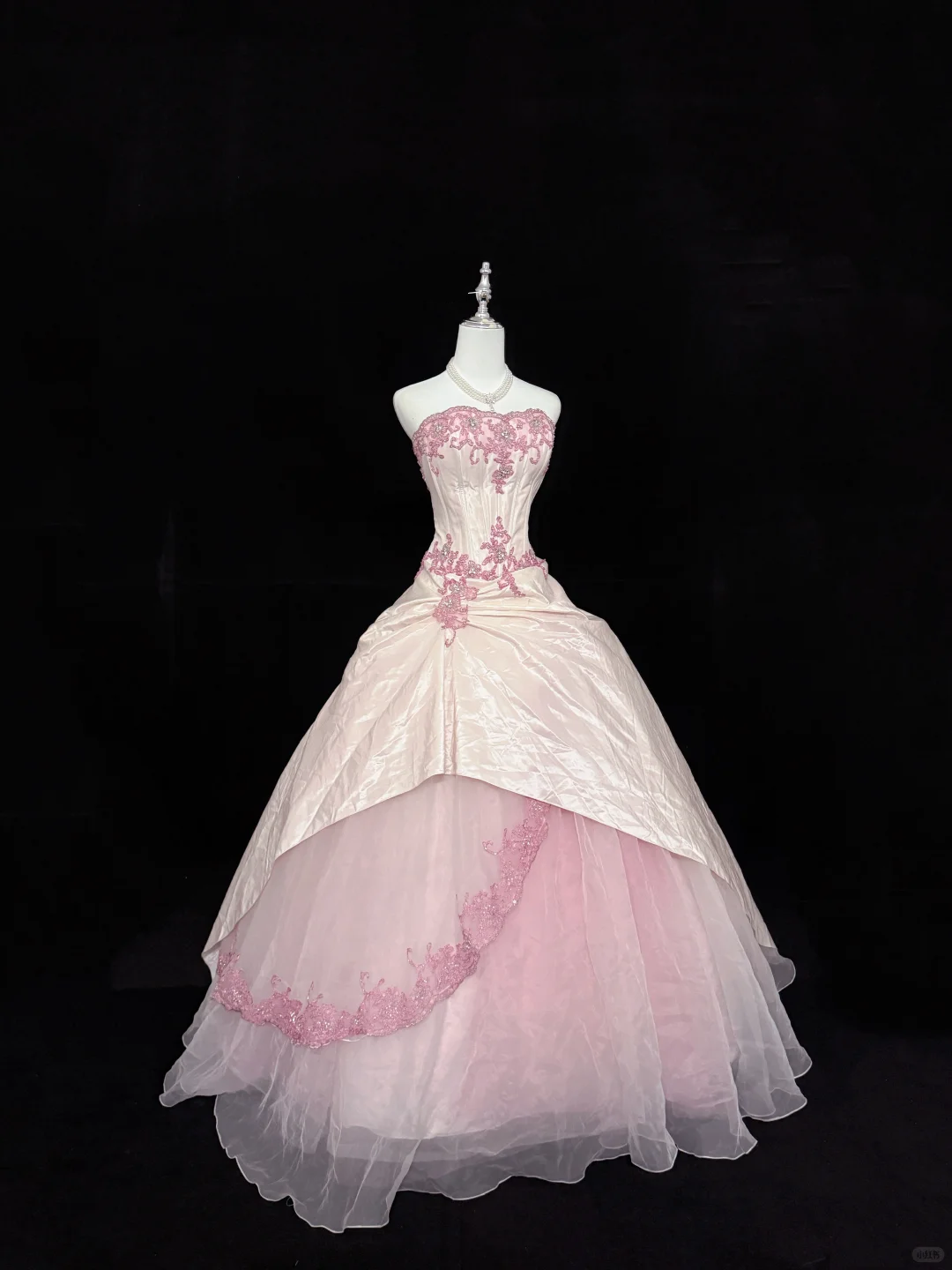 Elegant Pink Strapless Quinceanera Dress Lace Applique Tulle Sweet 16 Wedding Sweet 15 Quinceanera Ball Gown DP8250