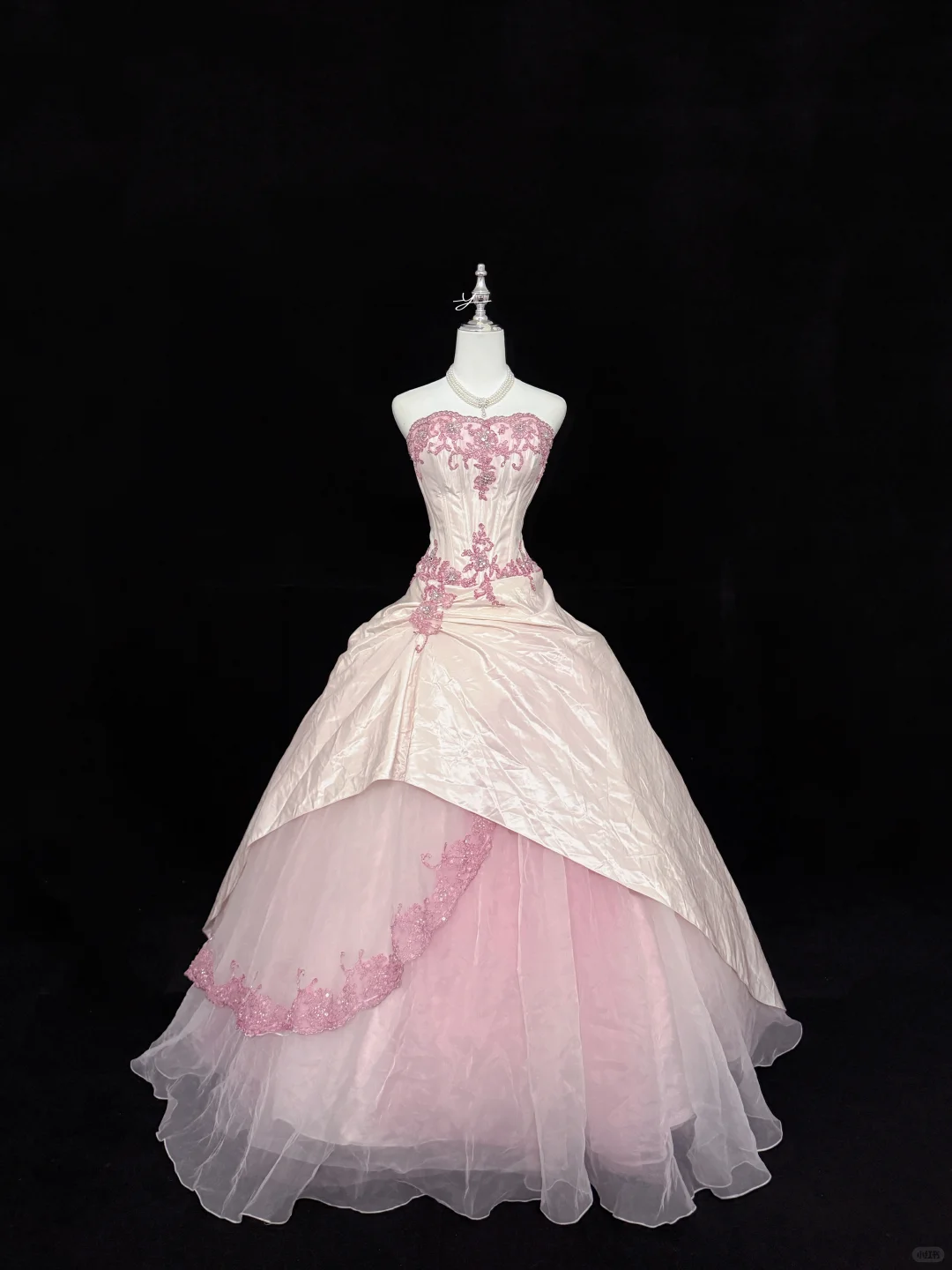 Elegant Pink Strapless Quinceanera Dress Lace Applique Tulle Sweet 16 Wedding Sweet 15 Quinceanera Ball Gown DP8250