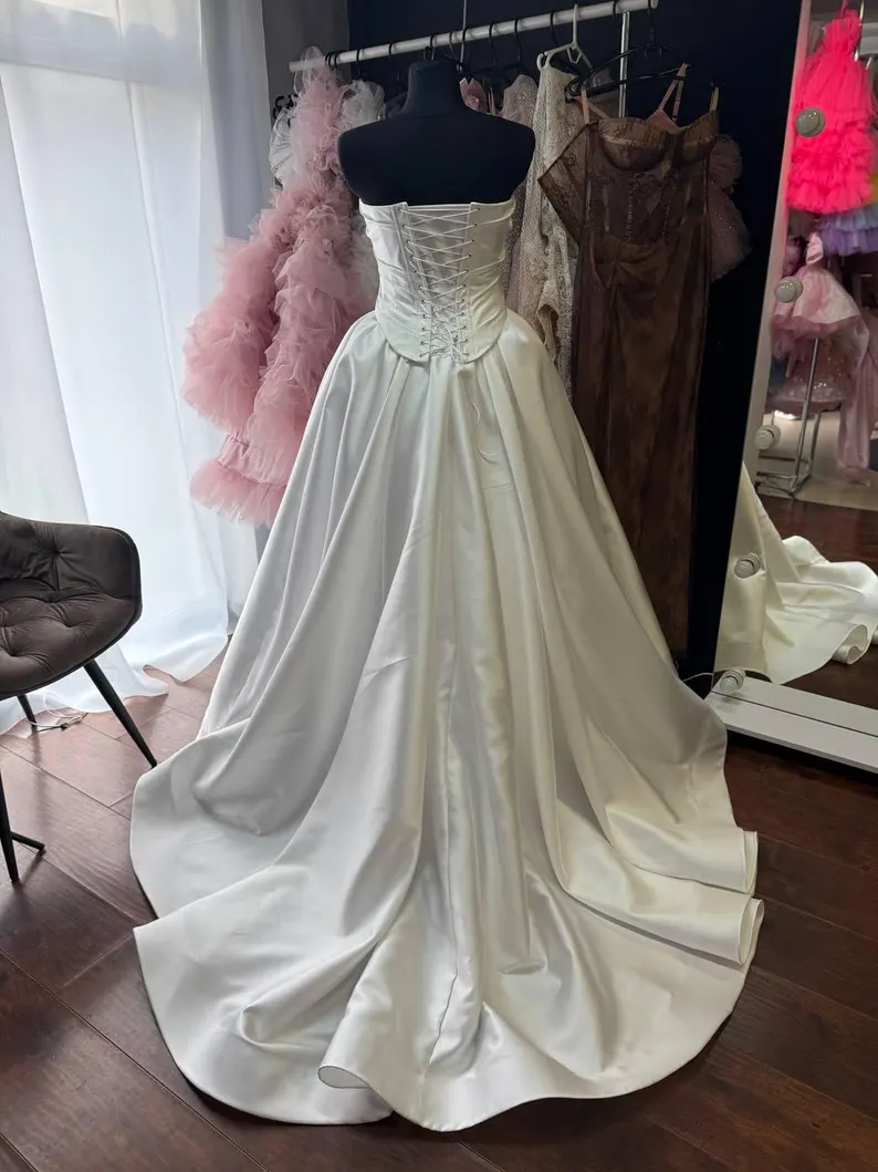 Vintage Ivory Strapless Ruched Bodice Satin A-Line Wedding Dress DP8386