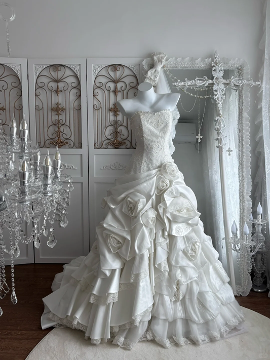 Vintage Strapless Ivory 3D Rose Wedding Dress Lace Embellished Ruffled Tiered Bridal Gown with Train DP8244