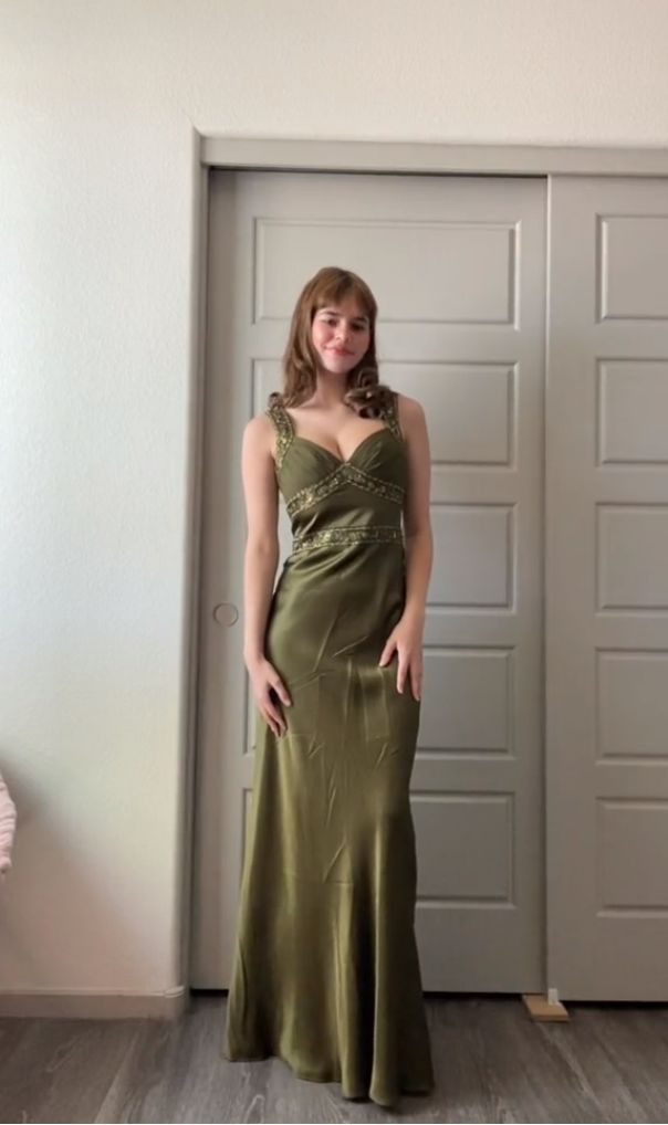 Vintage olivgrünes, satiniertes, perlenbesetztes Sweetheart Meerjungfrauen-Abendkleid DP8360