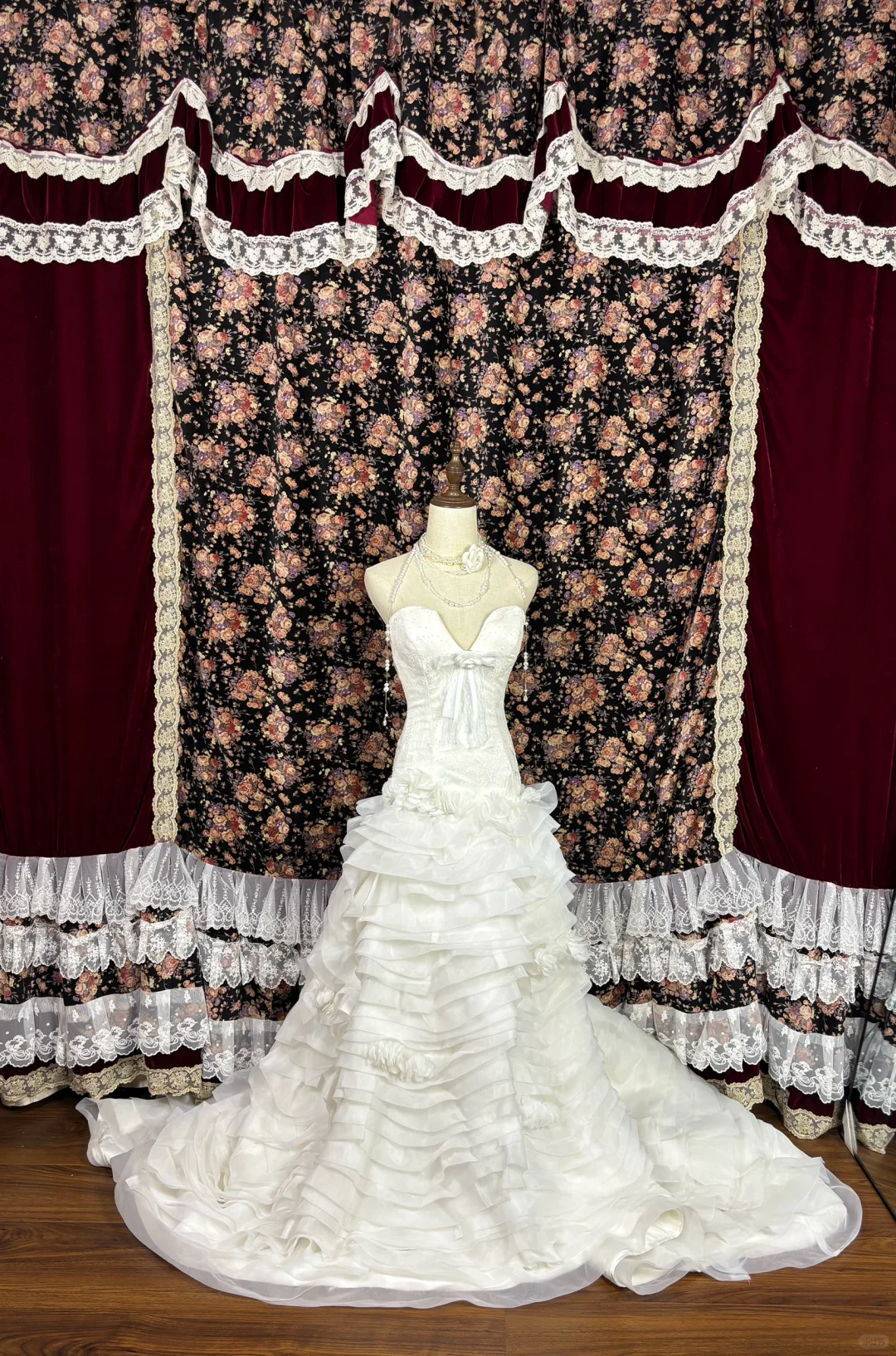 Retro White Strapless Sweetheart A-Line Satin Quinceanera Dresses Sweet 18 Birthday Ball Gowns, DP5916