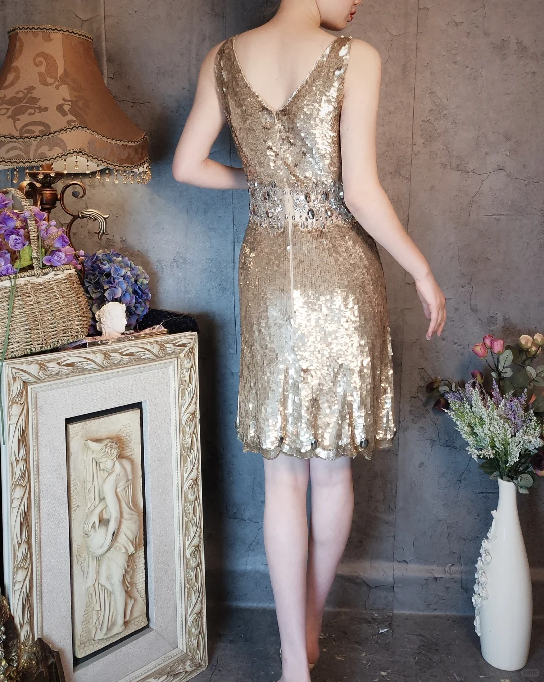 Retro Golden V-neck Sparkling Beaded Sequin Design A-line Short Homecoming Dress DP6058