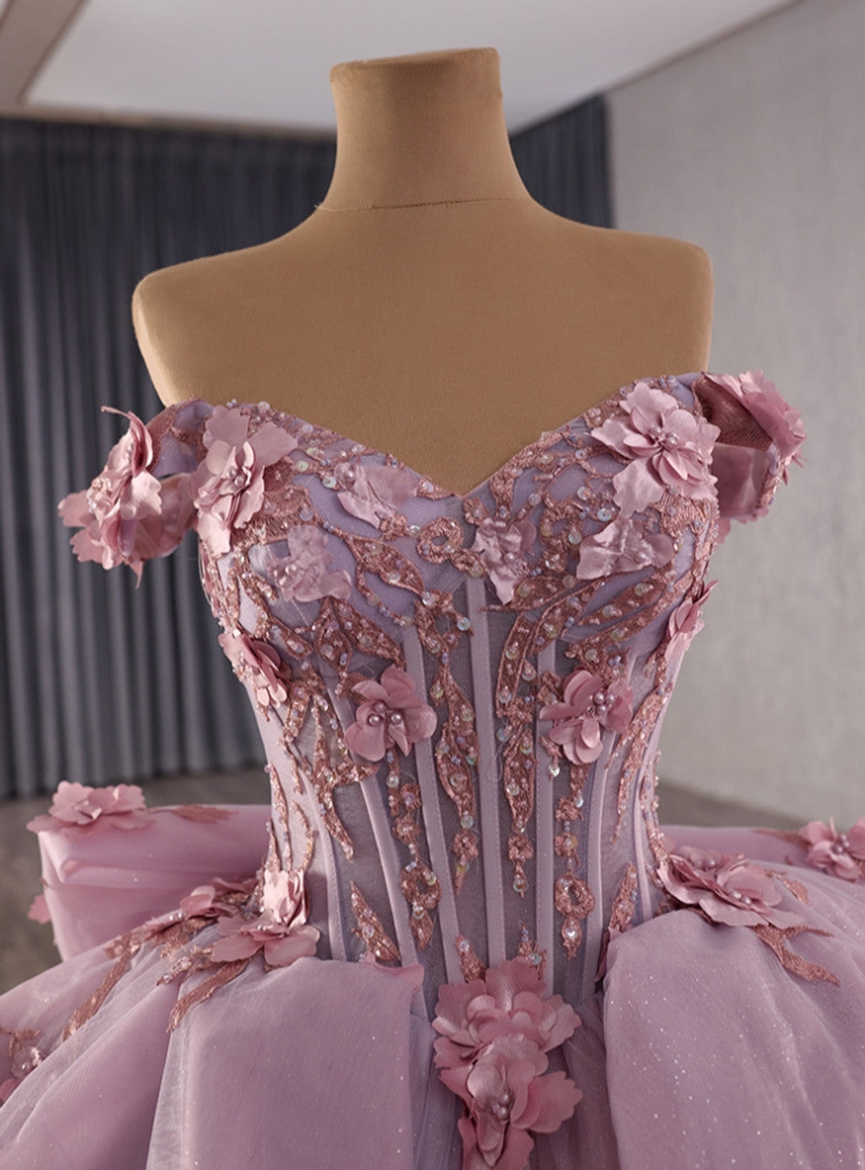 Vintage-Ballkleid für Quinceañeras in Fliederfarben mit schulterfreiem Ausschnitt, 3D-Blumenapplikationen und Kathedralenschleppe aus Tüll (DP7250)