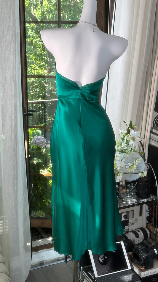 Bezauberndes dunkelgrünes herzförmiges trägerloses Etuikleid aus Satin, Ballkleid, Abendkleid DP6310