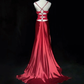 Robe de bal glamour rouge en satin ornée de perles, fourreau, décolleté plongeant, DP7105