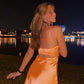 Süßes orangefarbenes Satin-Etuikleid mit Spaghettiträgern, kurzes Partykleid, Cocktailkleid, Heimkehrkleid, DP6526
