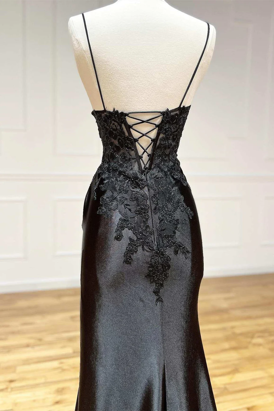 Black Appliques V-Neck Lace-Up Prom Dress with Slit,DP826