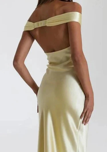 Élégante Robe Longue Fourreau en Satin Épaule Dénudée Jaune Pâle Froncée Robe de Soirée pour Invitée de Mariage DP8223