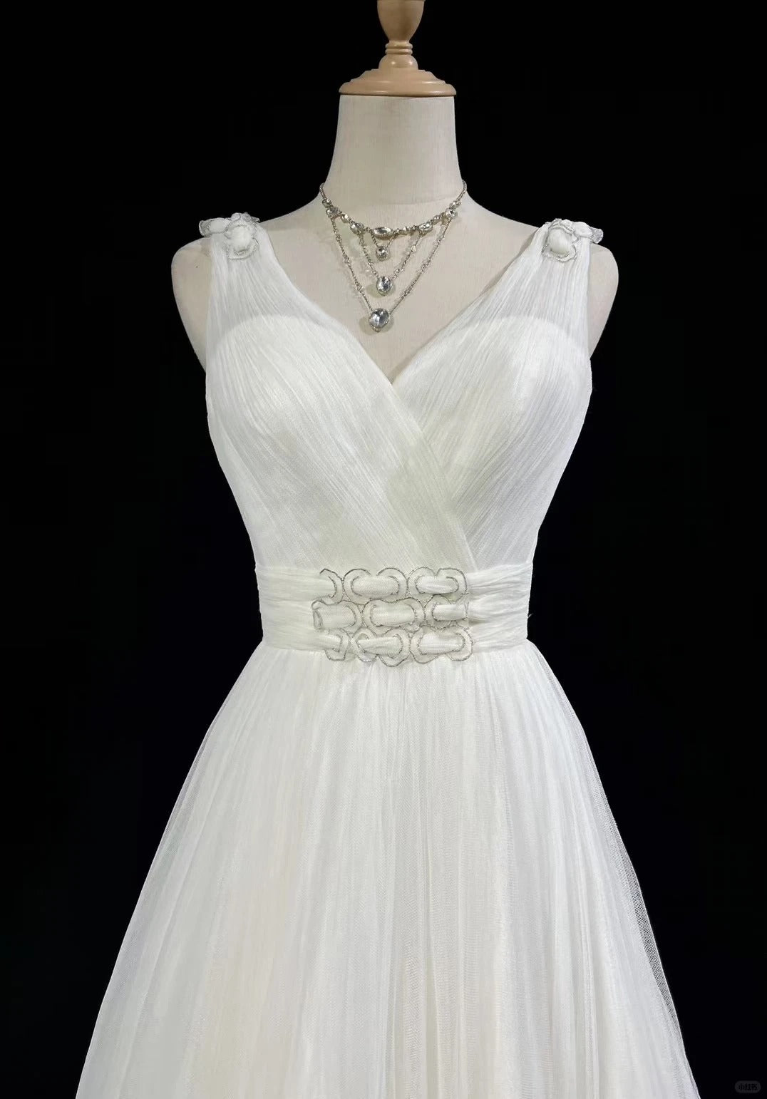 Elegant V Neck White A-line Prom Dress Tulle Backless Evening Dress MD099