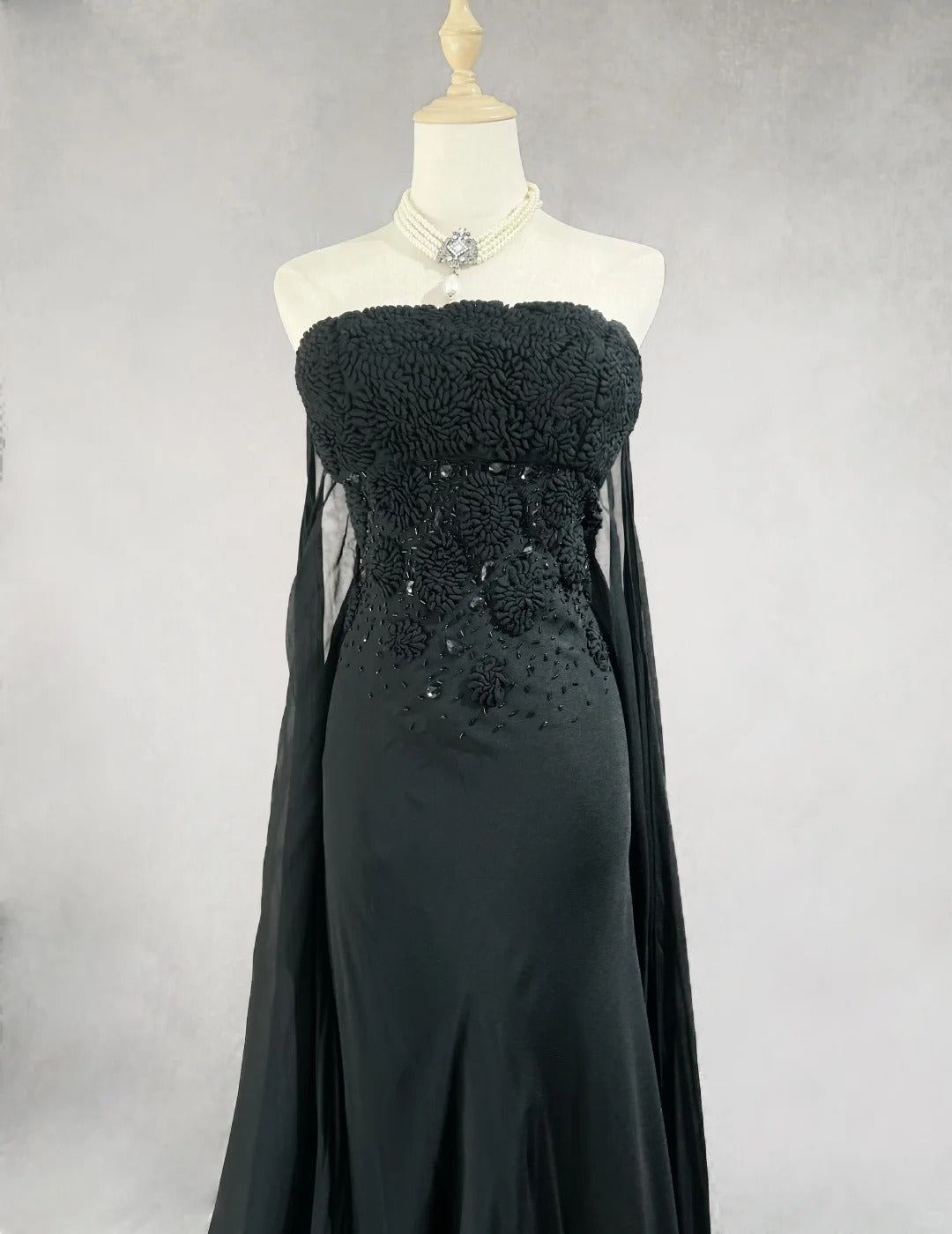 Elegant Strapless Black Sheath Prom Dress 3D floral appliqué Backless Evening Dress MD103