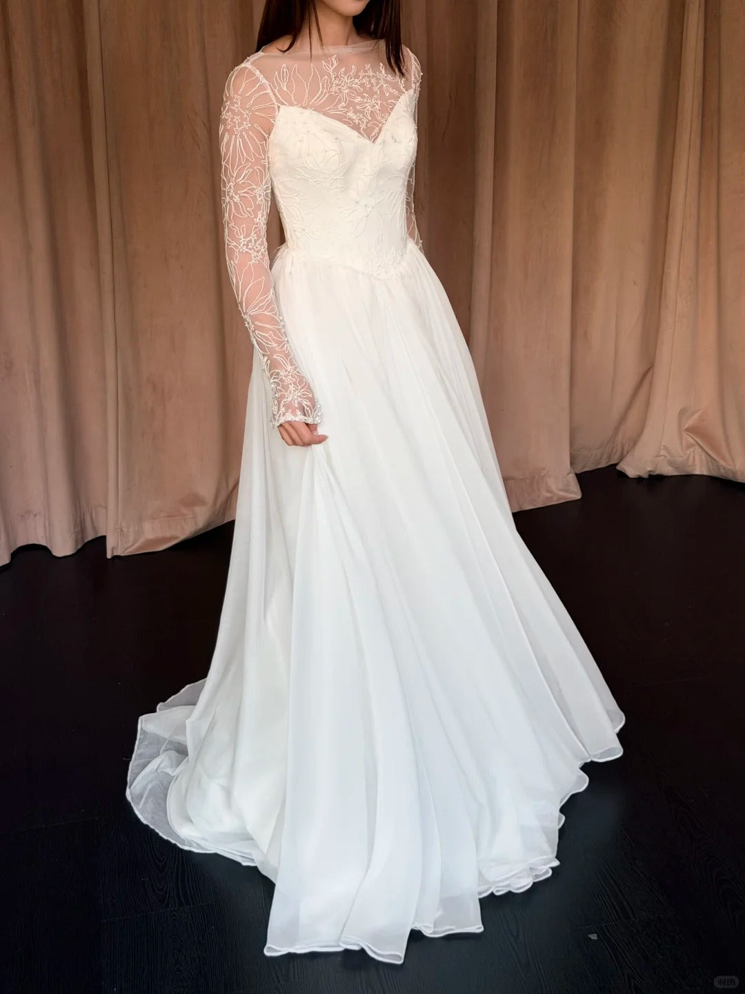 Elegant A-line White Long Wedding Dress Spaghetti Straps Lace Pleated Prom Dress MD140