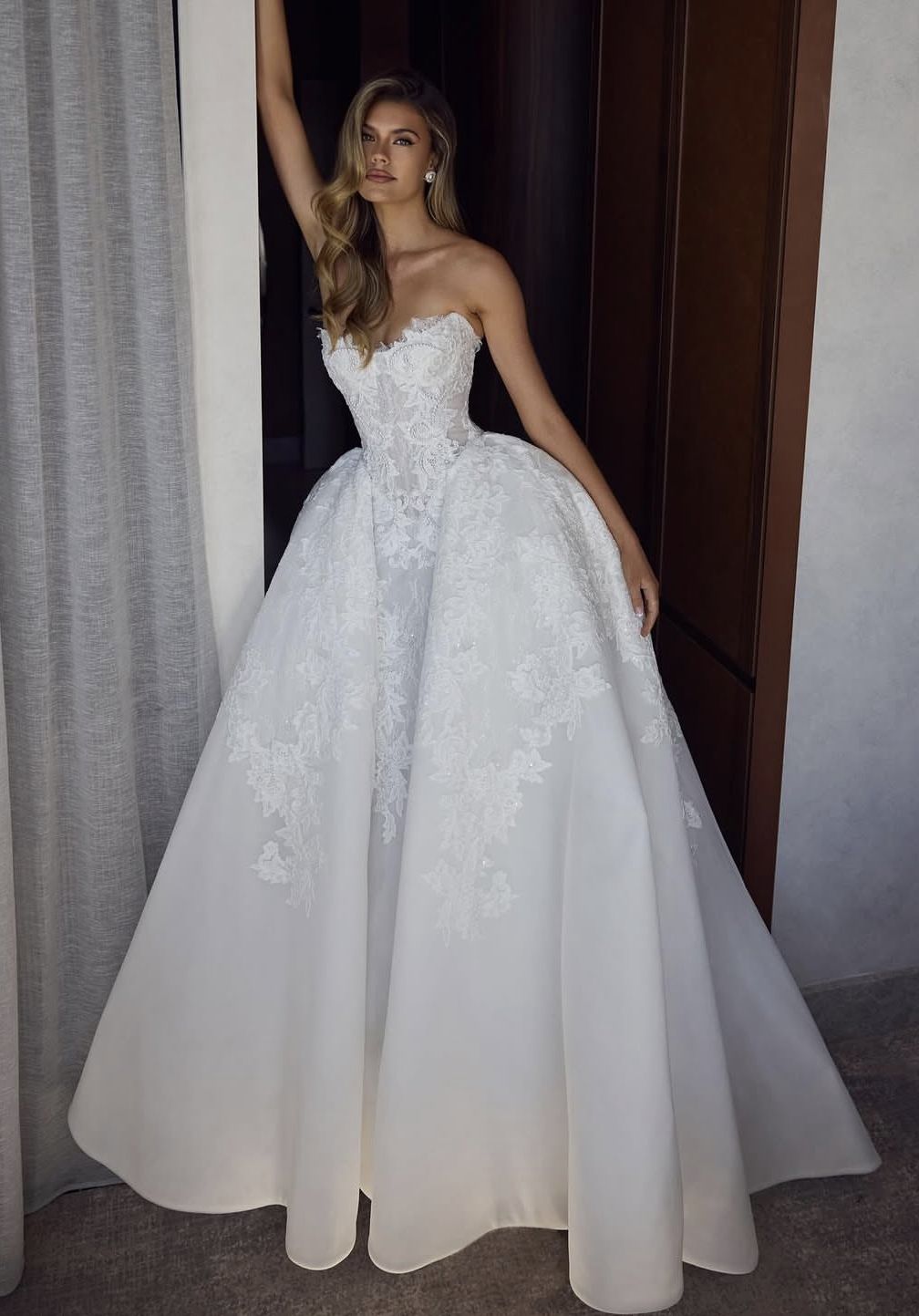 Elegant A-line Long Wedding Dress Sweetheart Lace White Prom Dress MD201