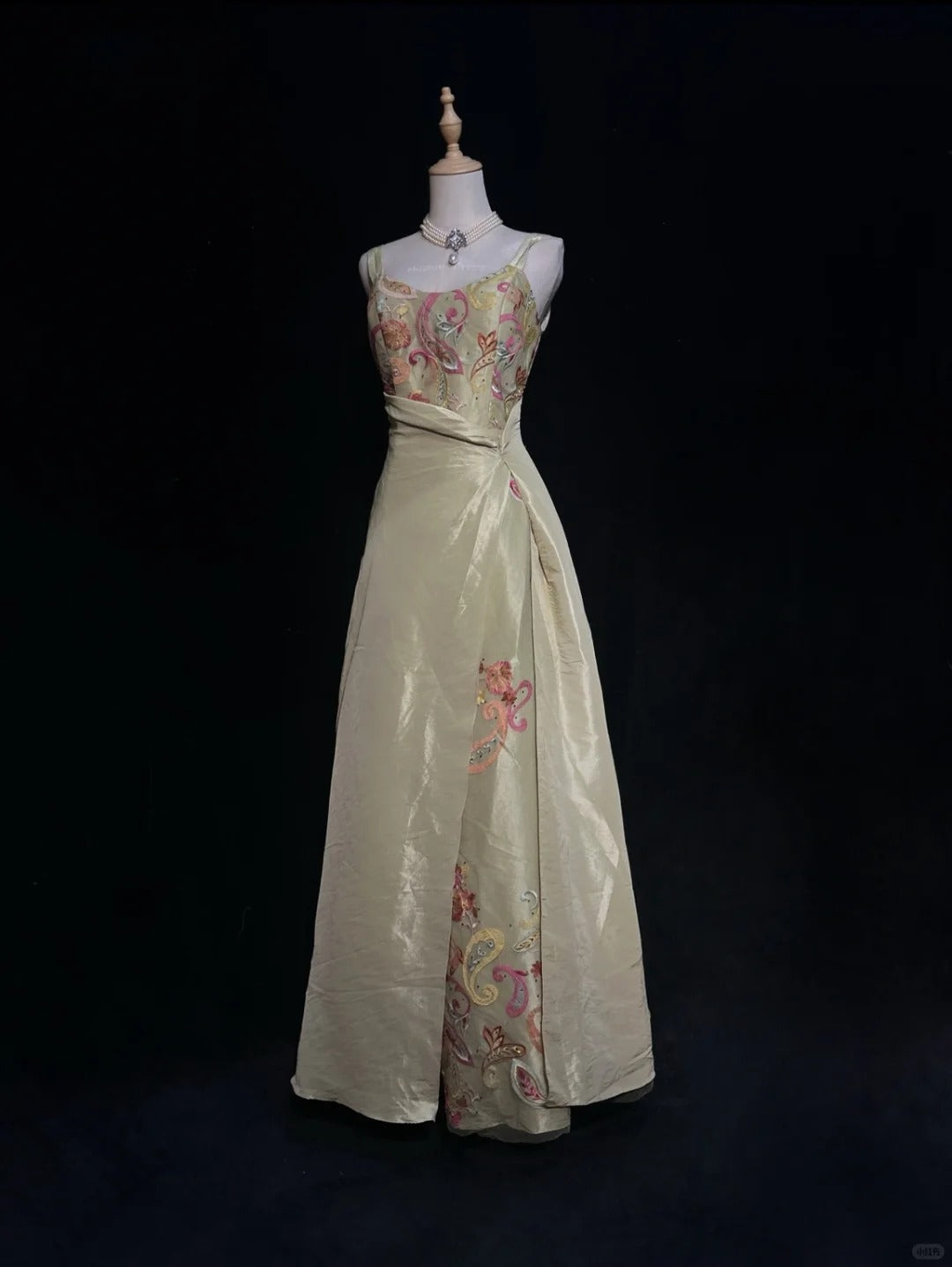 Elegant Sheath Yellow Embroidery Spaghetti Straps Long Evening Dress Satin Prom Dress MD235