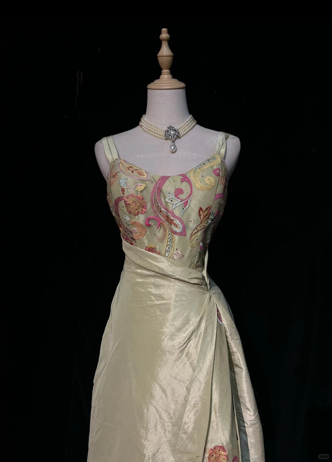 Elegant Sheath Yellow Embroidery Spaghetti Straps Long Evening Dress Satin Prom Dress MD235