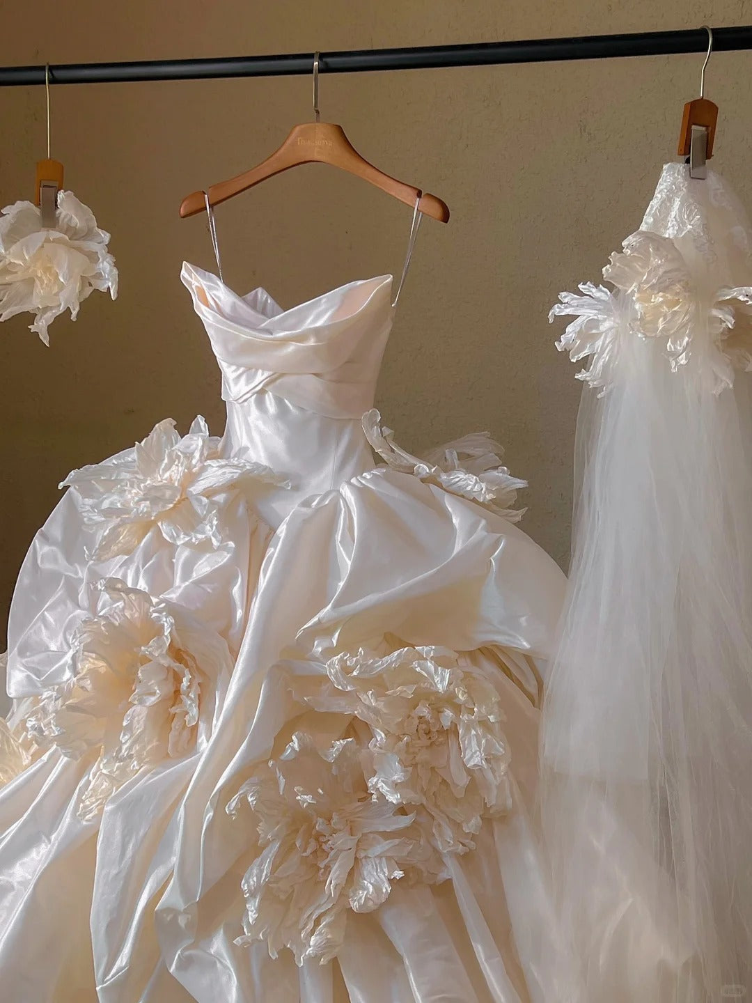 Elegant Ball Gown Long Wedding Dress Off-the-Shoulder Satin Pleated  White Prom Dress MD245