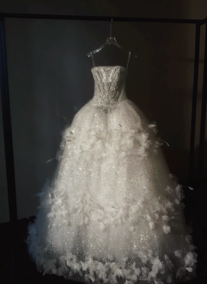 Elegant Ball Gown Spaghetti Straps Long Wedding Dress Beaded Tulle White Prom Dress MD268