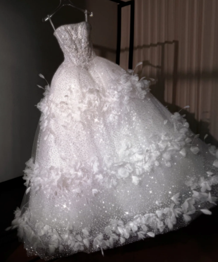 Elegant Ball Gown Spaghetti Straps Long Wedding Dress Beaded Tulle White Prom Dress MD268
