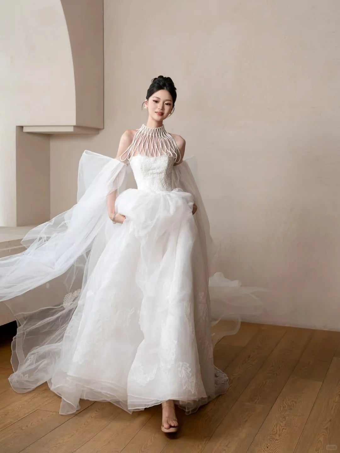 Elegant A-line Halter Neck Long Wedding Dress Lace White Prom Dress MD284