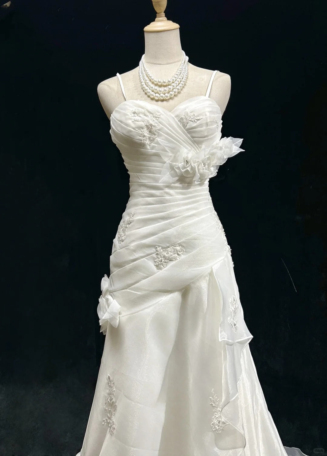 Elegant A-line Spaghetti Straps Long Wedding Dress Pleated Tulle White Prom Dress MD291