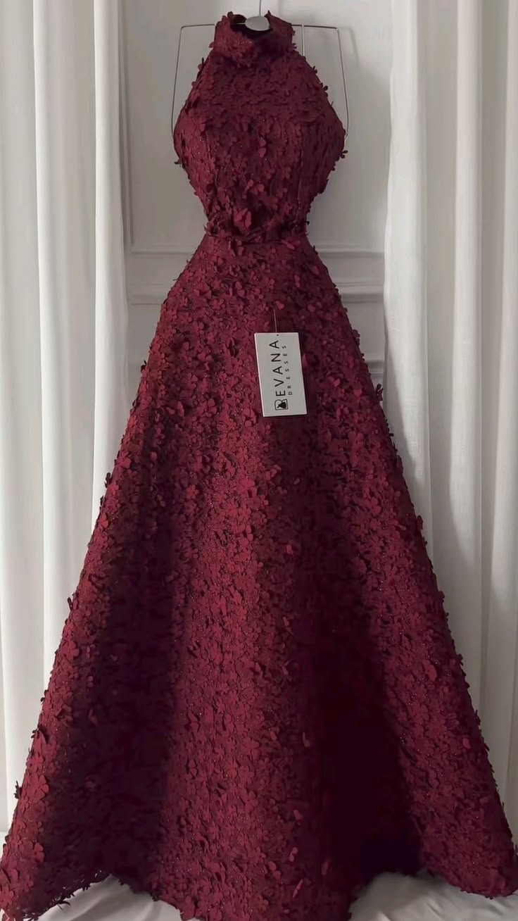 Beautiful A-line Halter Neck Red Long Evening Dress 3D floral appliqué Satin Prom Dress MD302