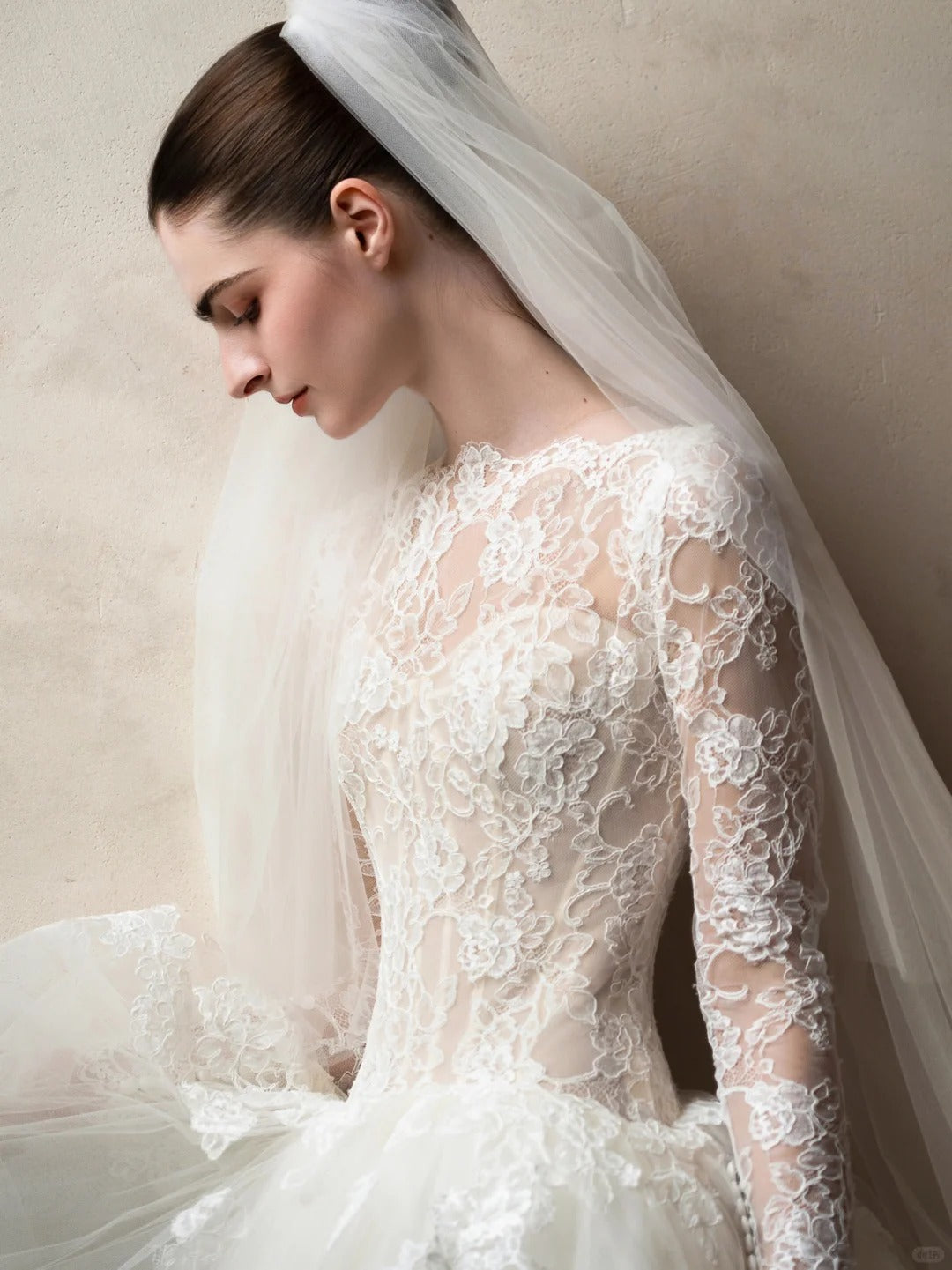 Elegant A-line Round Neck Long Wedding Dress Lace White Prom Dress MD337