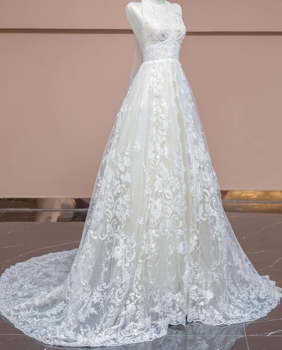 Elegant A-line Halter Neck Long Wedding Dress Lace White Prom Dress MD340