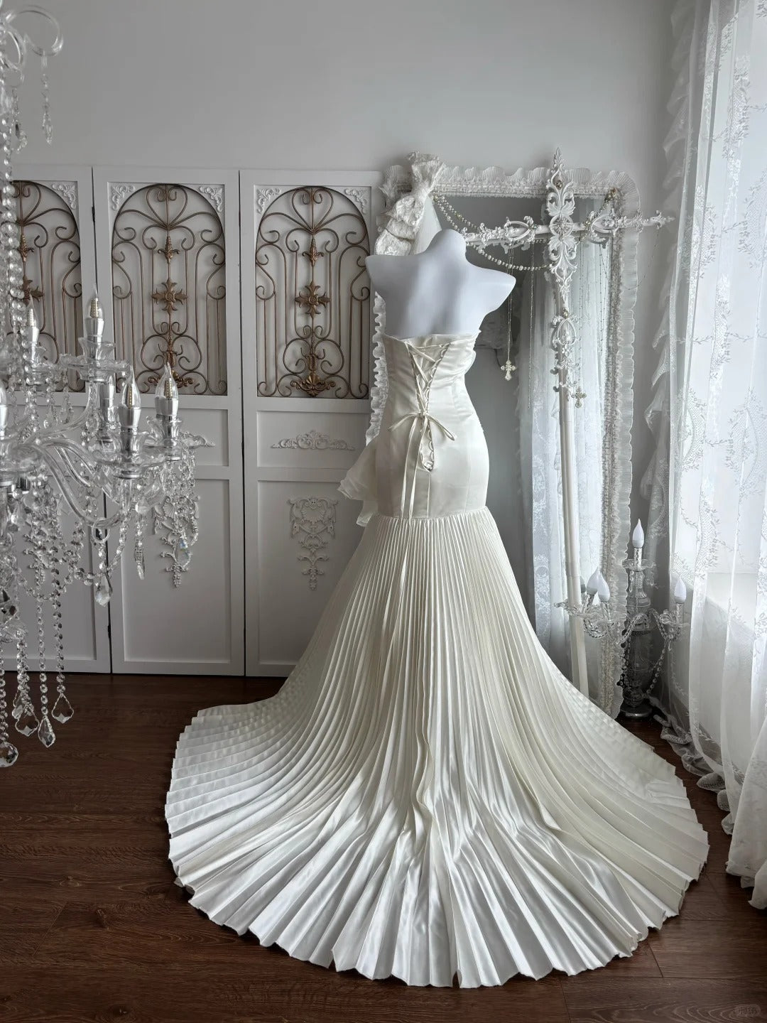 Elegant Mermaid Strapless Neck Long Wedding Dress Pleated  Beaded Satin White Prom Dress MD393