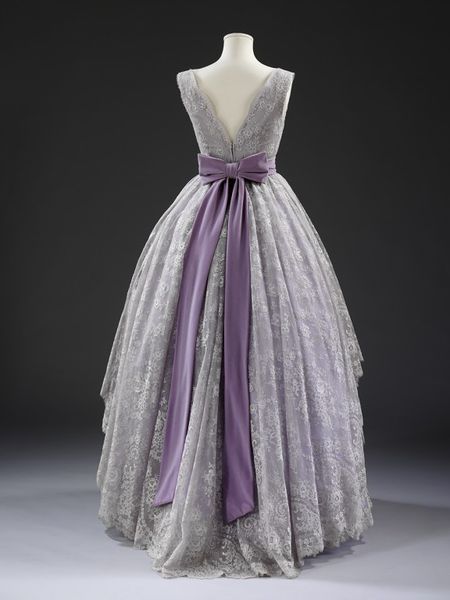 Beautiful A-line Round Neck Purple Evening Dress Lace Prom Dress MD408