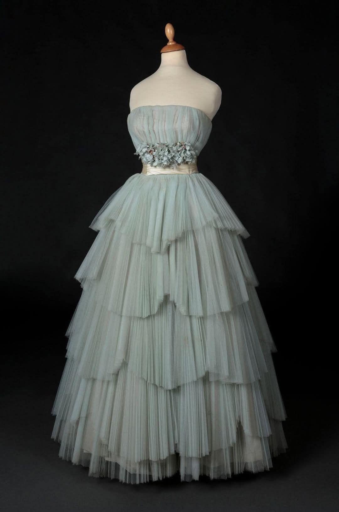 Beautiful A-line Strapless Neck Sage Green Evening Dress Cascade Tulle Prom Dress MD422