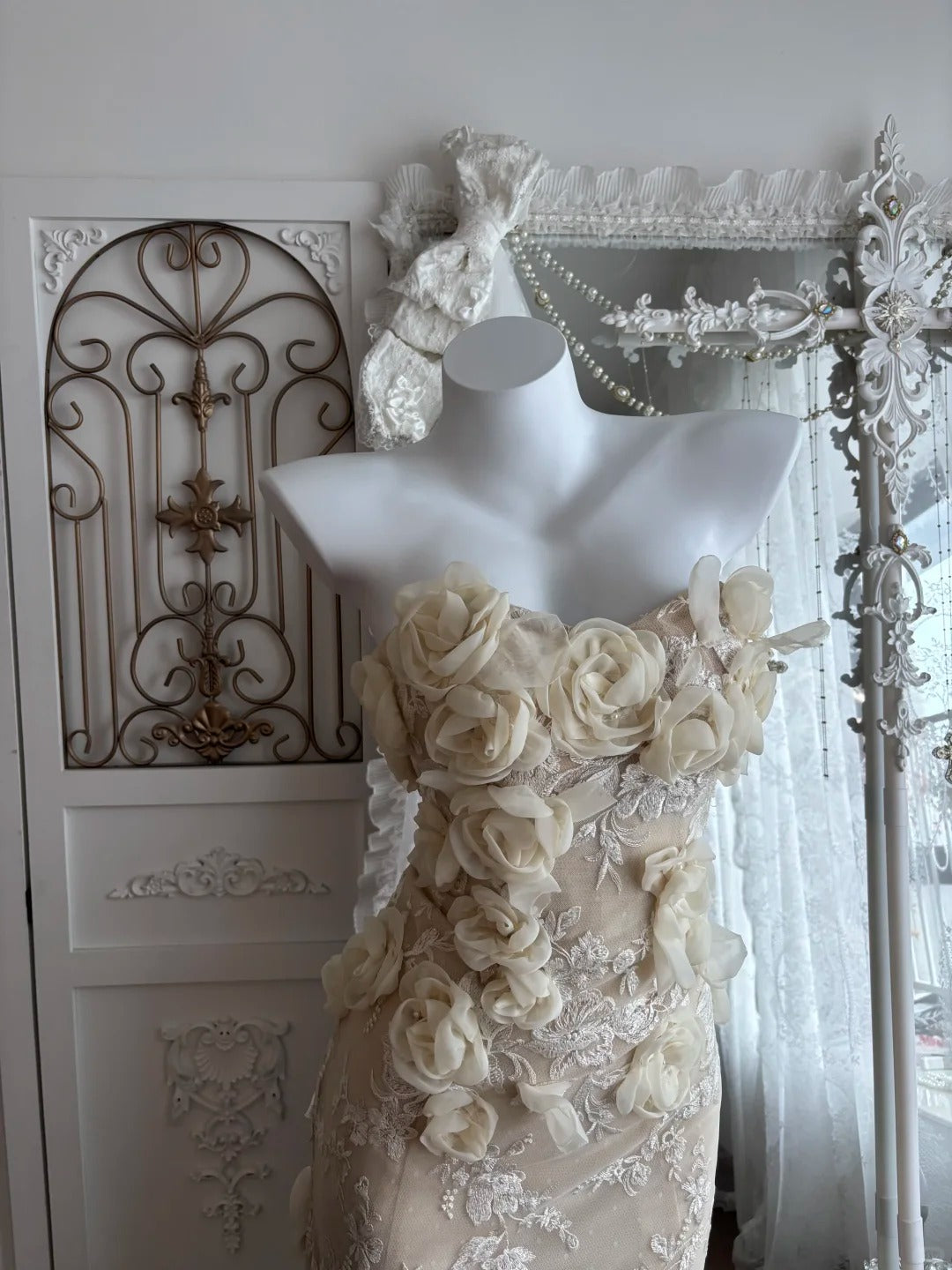 Elegant Sheath Off-the-Shoulder Champagne Evening Dress 3D fabric appliqué Lace Prom Dress MD464