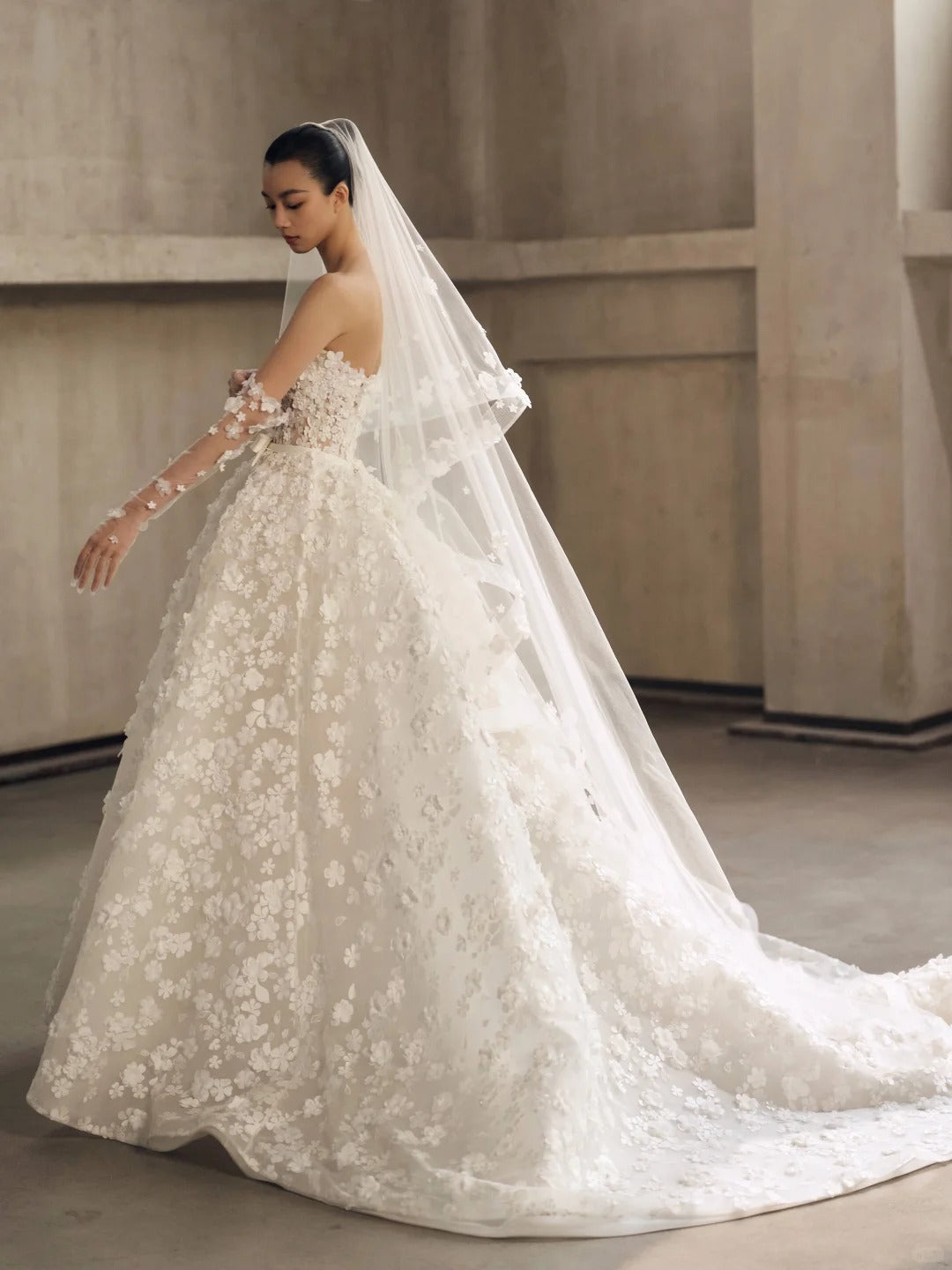 Elegant A-line Sweetheart Long Wedding Dress 3D fabric appliqué Tulle White Prom Dress MD497