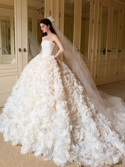 Elegant Ball Gown Strapless Long Wedding Dress 3D floral appliqués Tulle White Prom Dress MD505