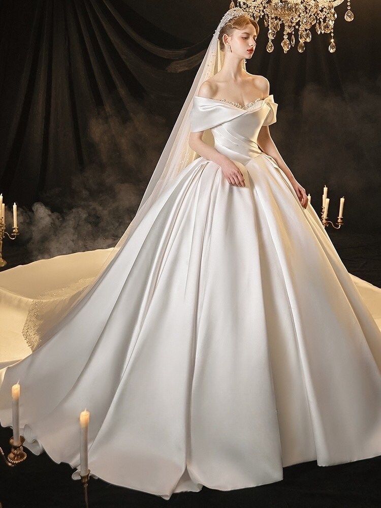 Elegant Ball Gown Off-the-Shoulder Long Wedding Dress Satin White Prom Dress MD510